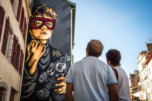 Bayona se renueva gracias al street art